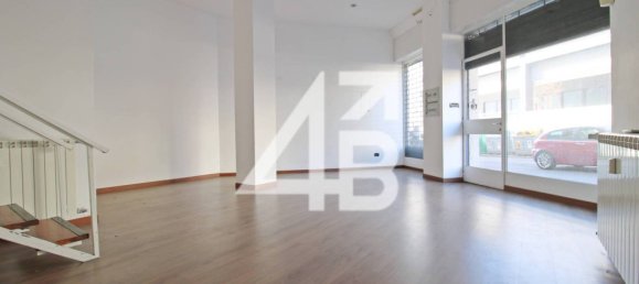 2 rooms Commercial property in Trieste, Italy No. 34974 12