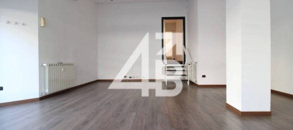2 rooms Commercial property in Trieste, Italy No. 34974 26