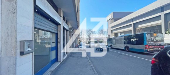 2 rooms Commercial property in Trieste, Italy No. 34974 3