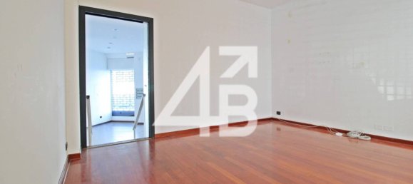 2 rooms Commercial property in Trieste, Italy No. 34974 14