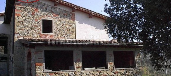 6 bedrooms House in Terranuova Bracciolini, Italy No. 90967 3