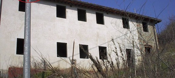 6 bedrooms House in Terranuova Bracciolini, Italy No. 90967 5