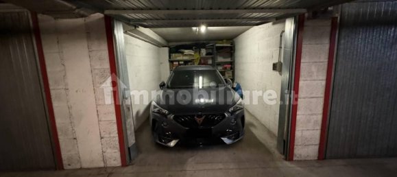  مرآب في Rome, Italy 18متر مربع رقم 24981 5