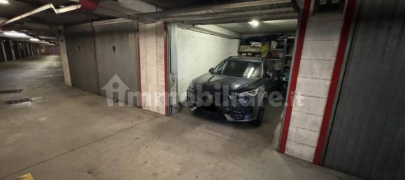  مرآب في Rome, Italy 18متر مربع رقم 24981 6