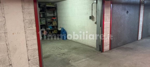  مرآب في Rome, Italy 18متر مربع رقم 24981 13