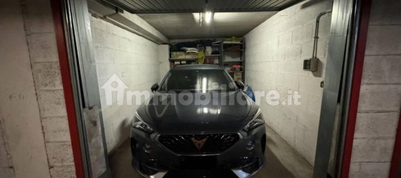  مرآب في Rome, Italy 18متر مربع رقم 24981 9