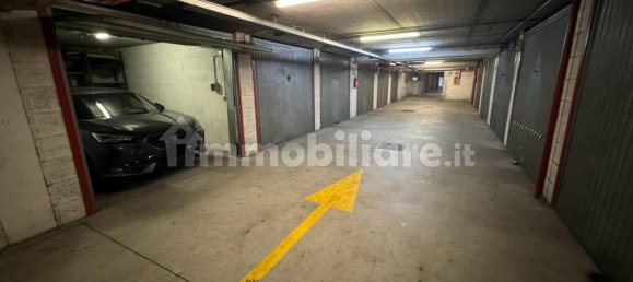  مرآب في Rome, Italy 18متر مربع رقم 24981 7