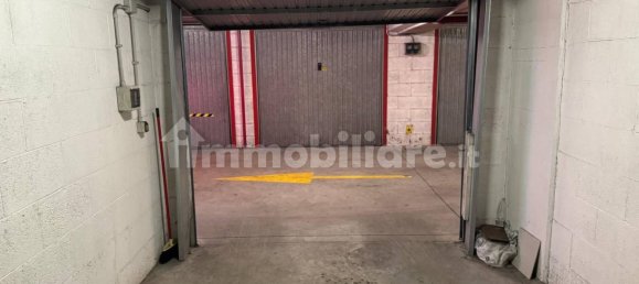  مرآب في Rome, Italy 18متر مربع رقم 24981 12