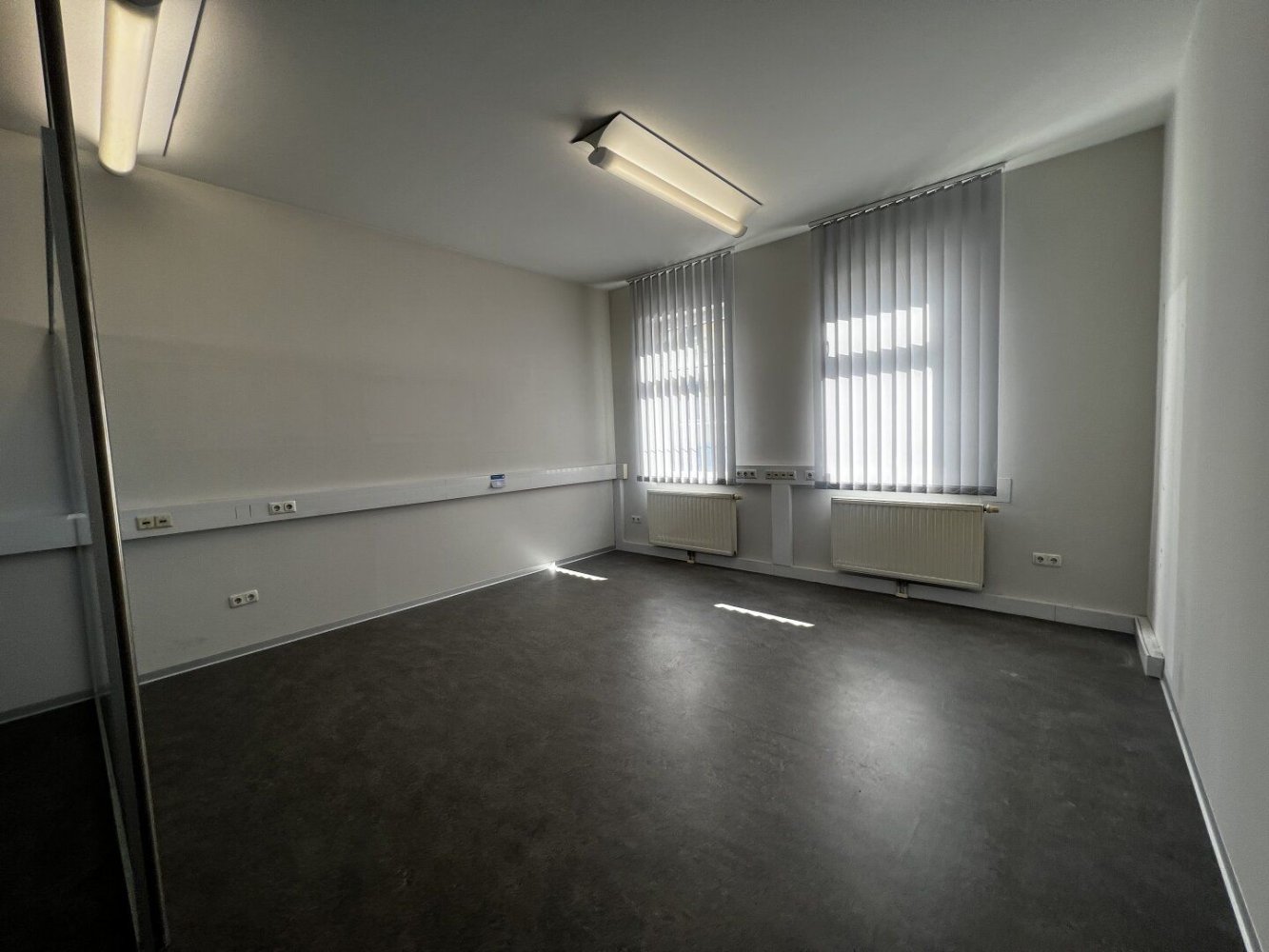 Bureau à Gleisdorf, Austria 236m² No. 129337