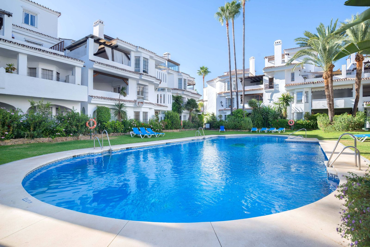 3 bedrooms Apartment in Marbella, Spain No. 283065