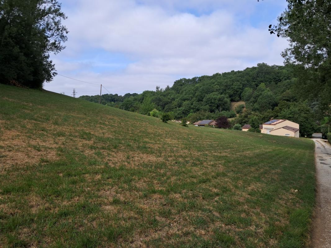 1800m² Land in Bon-Encontre, France No. 287344