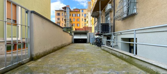 2-salle Propriété commerciale à Milan, Italy No. 243803 3