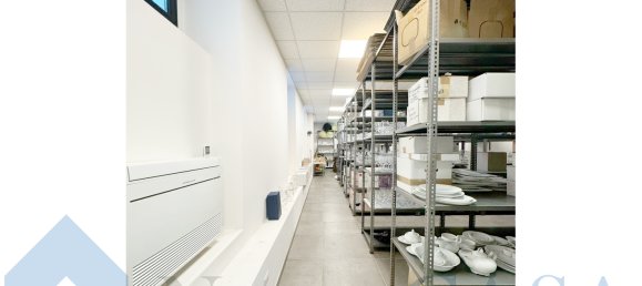 2-salle Propriété commerciale à Milan, Italy No. 243803 11