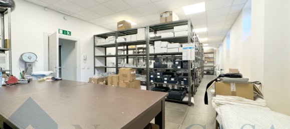 2-salle Propriété commerciale à Milan, Italy No. 243803 10