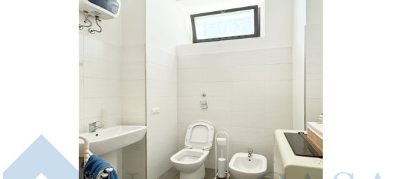 2-salle Propriété commerciale à Milan, Italy No. 243803 13