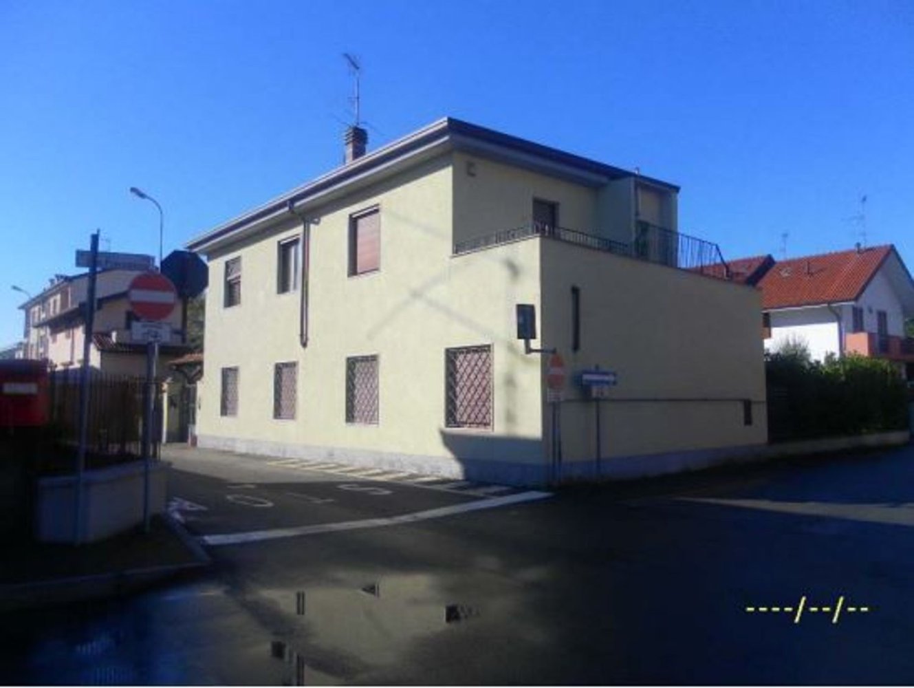 6 rooms Villa in Vittuone, Italy No. 204538