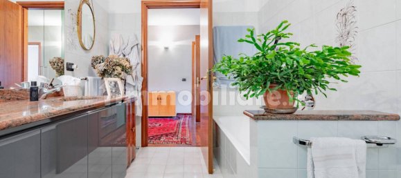 3 bedrooms Apartment in Legnano, Italy No. 356479 20