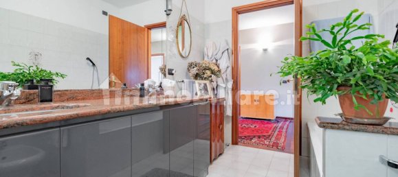 3 bedrooms Apartment in Legnano, Italy No. 356479 22