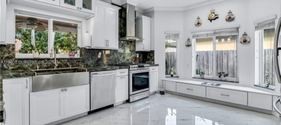 4 chambres villa à vendre à Miami, Miami-Dade, Florida, USA № 614288 16