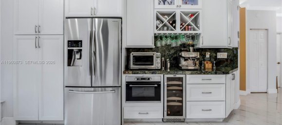 4 chambres villa à vendre à Miami, Miami-Dade, Florida, USA № 614288 14