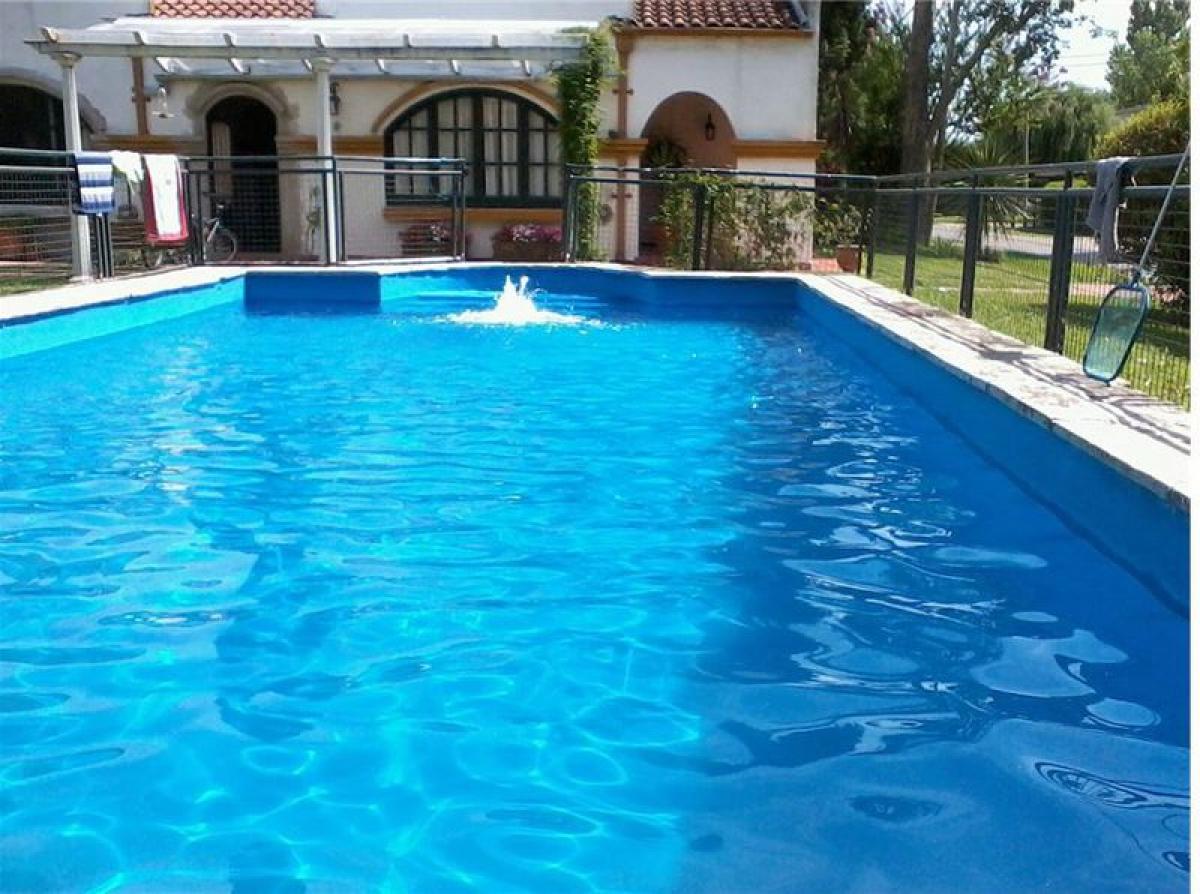 2 bedrooms House in Escobar, Argentina No. 54002