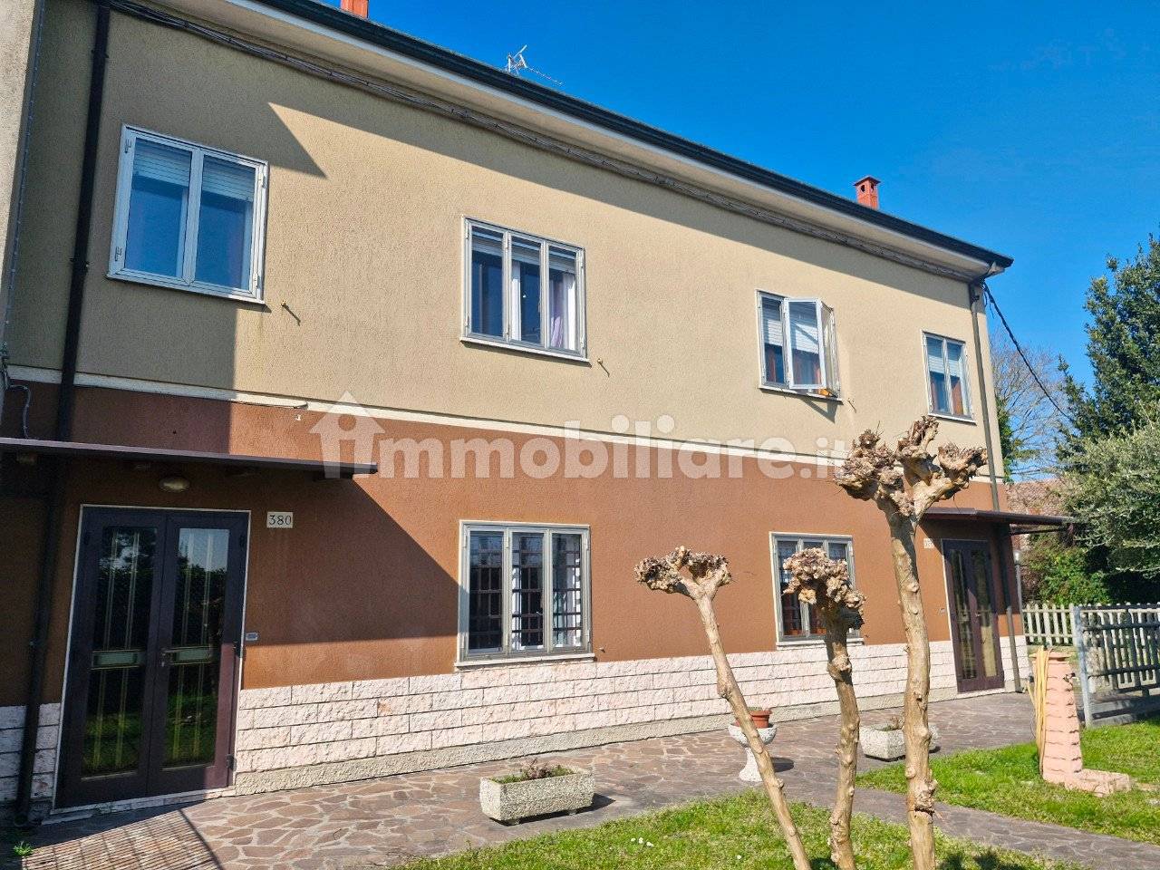 4 bedrooms Villa in Ferrara, Italy No. 93243