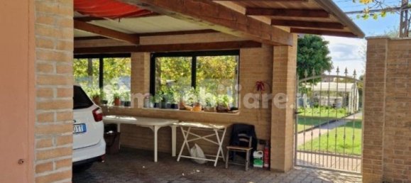 4 bedrooms Villa in Ferrara, Italy No. 93243 16