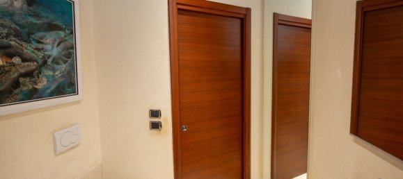 Apartamento de 5 habitaciónes en Verona, Italy No. 218137 21