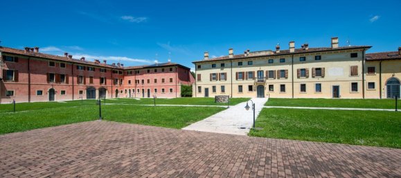 Apartamento de 5 habitaciónes en Verona, Italy No. 218137 2