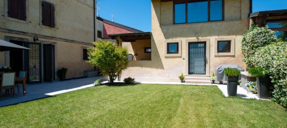 Apartamento de 5 habitaciónes en Verona, Italy No. 218137 13