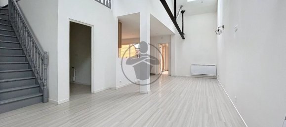 Dúplex de 3 dormitorios en Saint-Quentin, France No. 45534 2