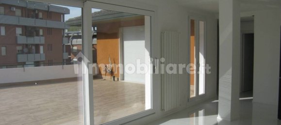 3 Schlafzimmer Penthouse in Rovigo, Italy, Nr. 228067 7