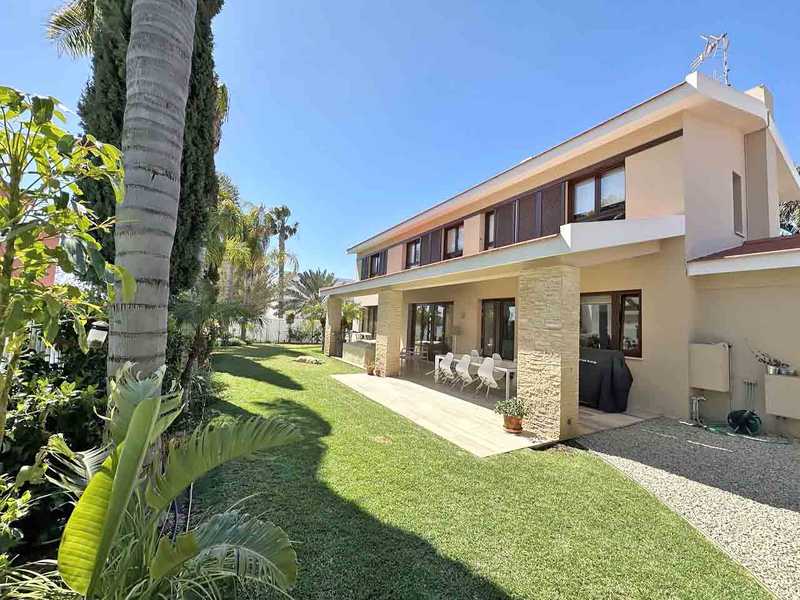 Casa de 4 dormitorios en Strovolos, Cyprus No. 11630