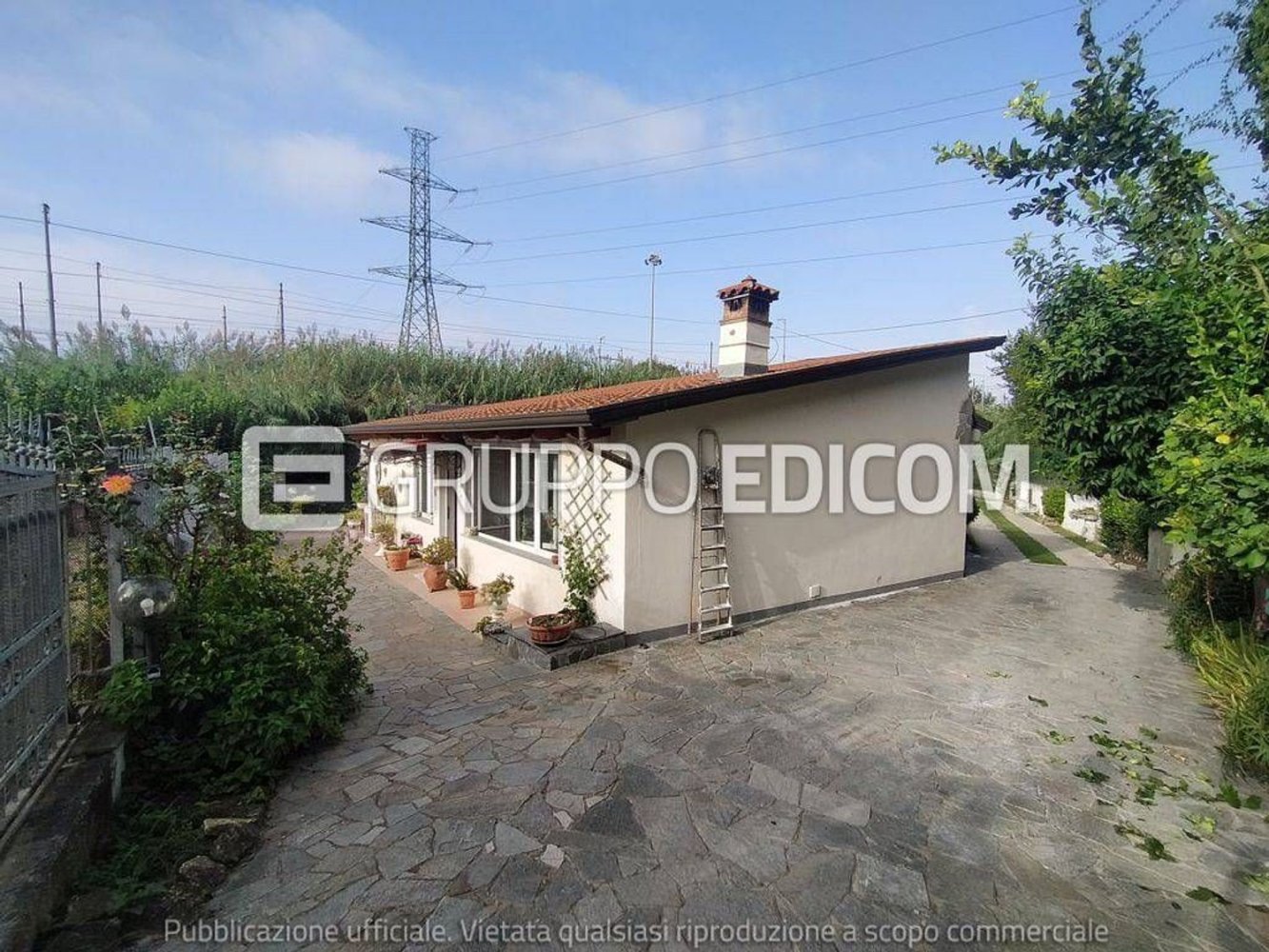 Квартира с 3 комнатами в Масса, Италия № 45704