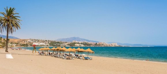 4 غرف نوم منزل ذو طابقين في Estepona, Spain رقم 55636 10