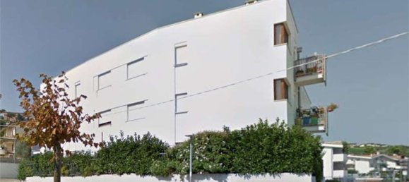 5 rooms Apartment in Città Sant'Angelo, Italy No. 186535 6