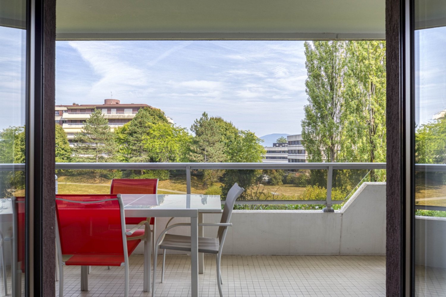 3 bedrooms Apartment in Ferney-Voltaire, France No. 346436