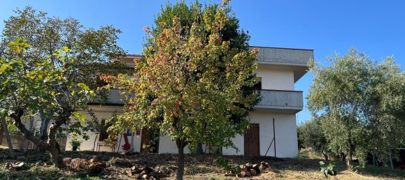 Casa de 5 habitaciónes en Campli, Italy No. 85308 2