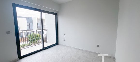 Adosado de 3 dormitorios en Dubai Land, UAE No. 28922 8