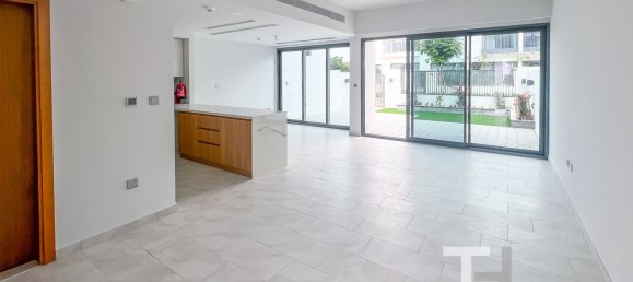 Adosado de 3 dormitorios en Dubai Land, UAE No. 28922 2