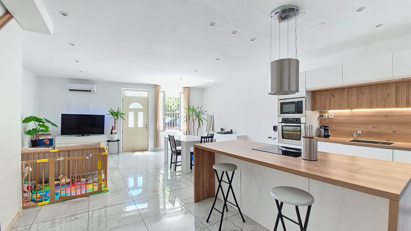 Moradia em banda T1 em Marseille, France N.º 276427