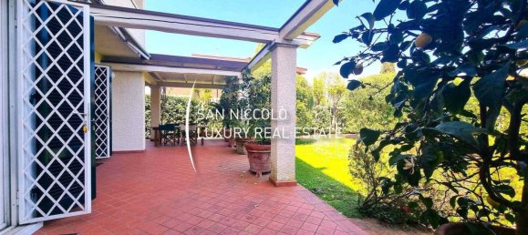 Villa de 5 dormitorios en Forte dei Marmi, Italy No. 193180 11