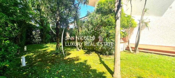 Villa de 5 dormitorios en Forte dei Marmi, Italy No. 193180 9