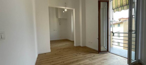 2 bedrooms Apartment in Florence, Italy No. 298593 5