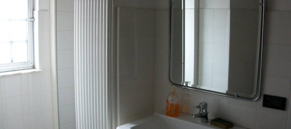 4 bedrooms Apartment in Turin, Italy No. 207148 7