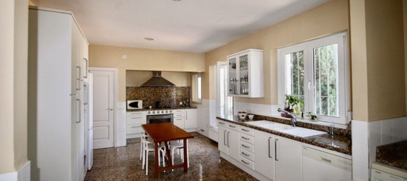 Casa de 6 dormitorios en Estepona, Spain No. 140832 4