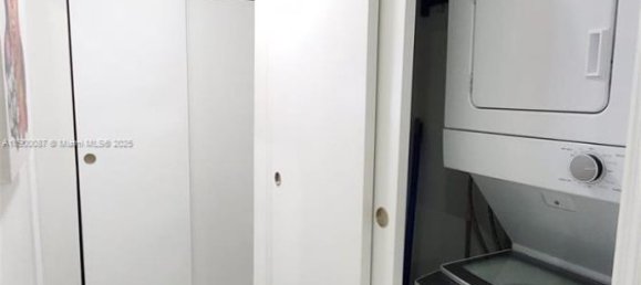 3 Schlafzimmer Villa in Miami, USA, Nr. 615809 16