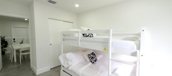 3 Schlafzimmer Villa in Miami, USA, Nr. 615809 18