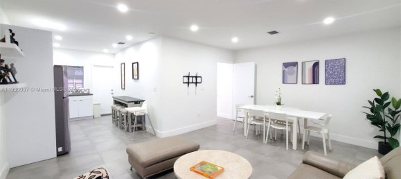 3 Schlafzimmer Villa in Miami, USA, Nr. 615809 26