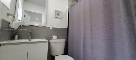 3 Schlafzimmer Villa in Miami, USA, Nr. 615809 8